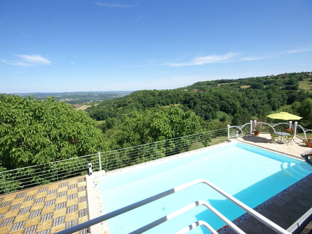 Modern Holiday Home With Private Pool Loubressac Номер фото