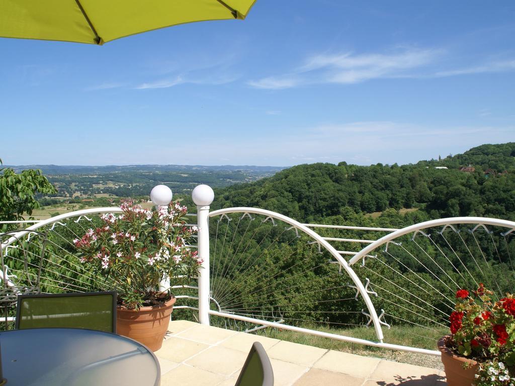 Modern Holiday Home With Private Pool Loubressac Номер фото