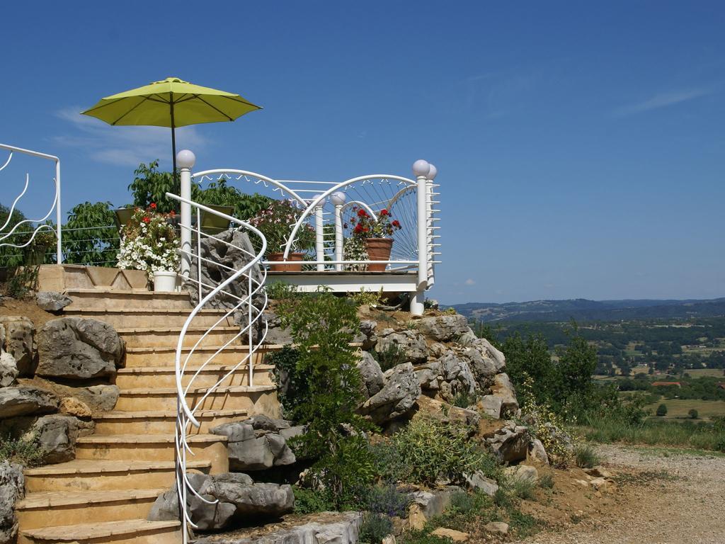 Modern Holiday Home With Private Pool Loubressac Номер фото