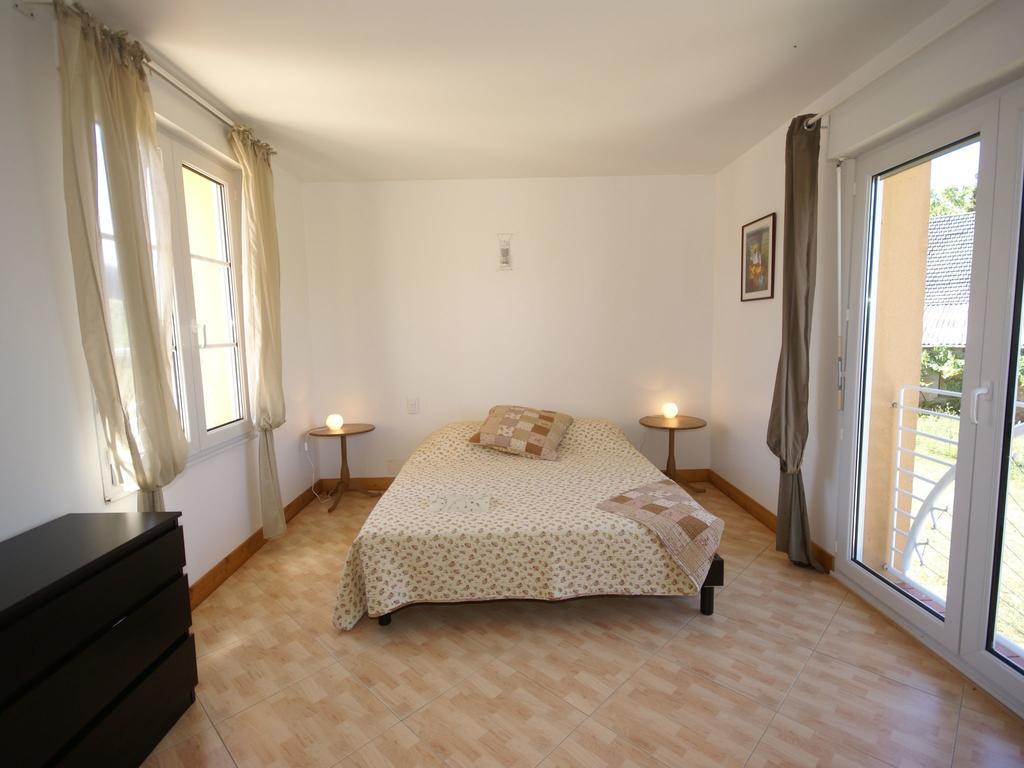 Modern Holiday Home With Private Pool Loubressac Номер фото